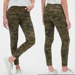 Gap Mid Rise Camo Legging Skimmer Jeans